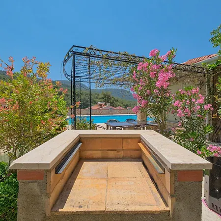 Private Pool With Garden & Forest View *